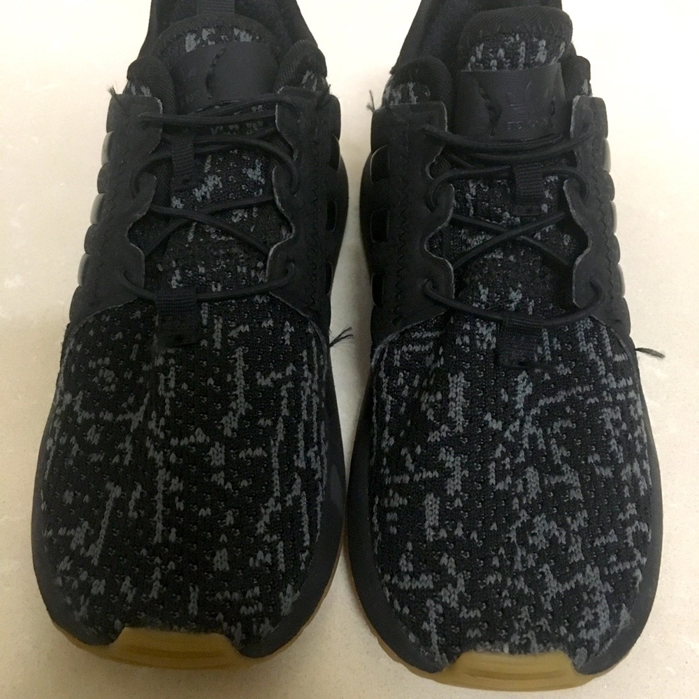 Adidas size 10 toddler shoe